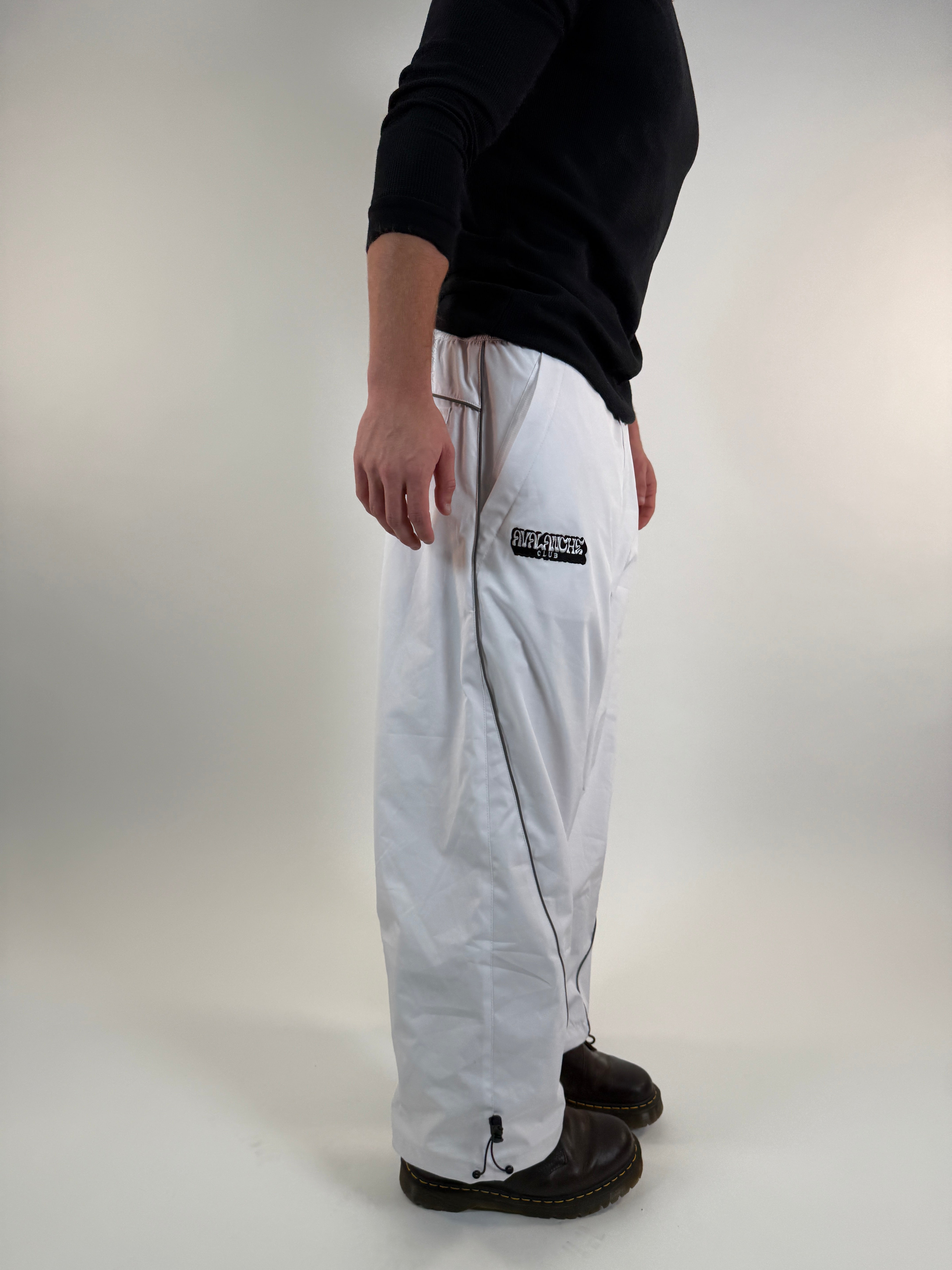 ❝𝐖𝐡𝐢𝐭𝐞 𝐑𝐞𝐟𝐥𝐞𝐜𝐭𝐢𝐯𝐞 𝐁𝐚𝐠𝐠𝐲 𝐏𝐚𝐧𝐭𝐬❞