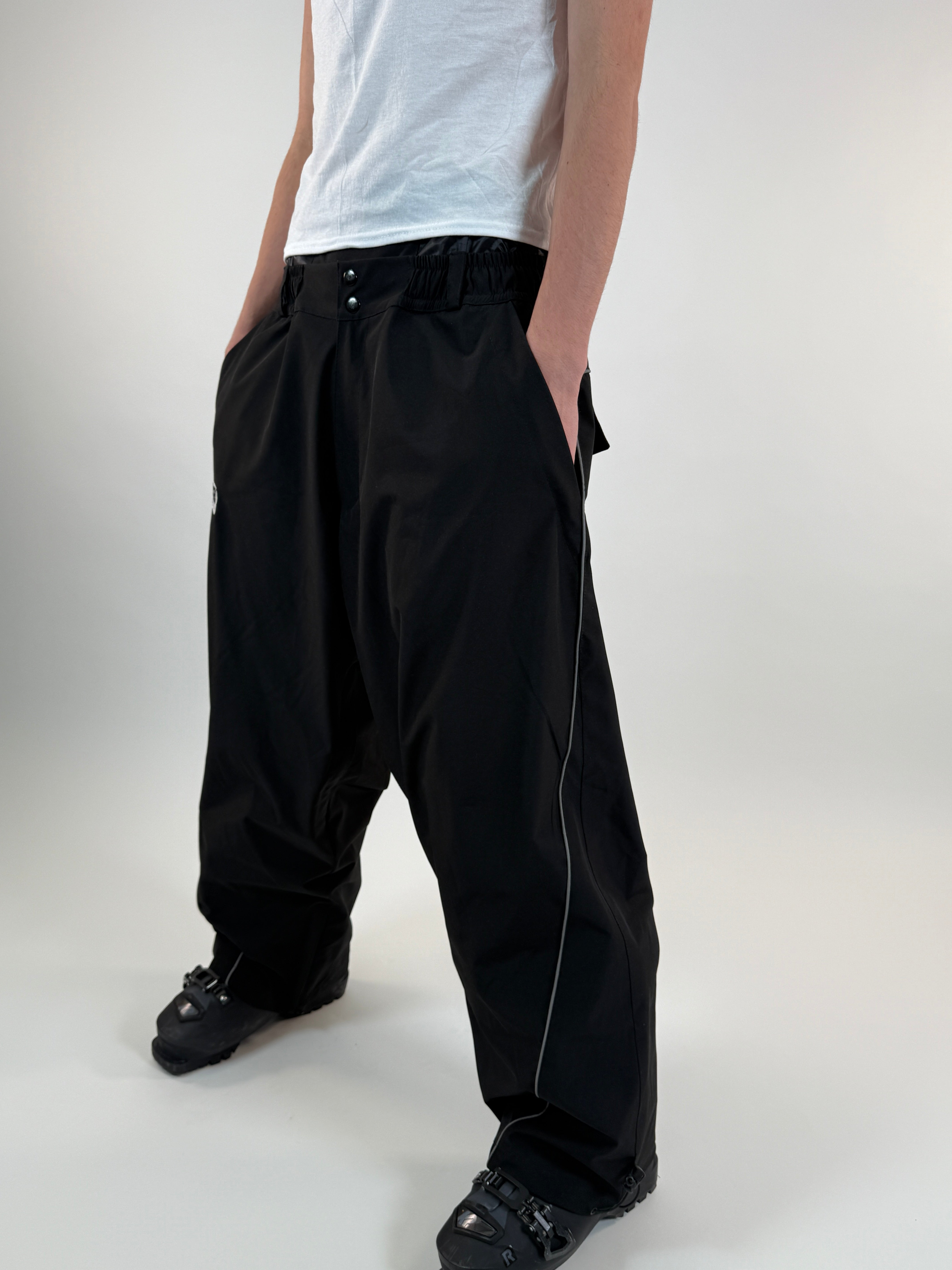 ❝𝐁𝐥𝐚𝐜𝐤 𝐑𝐞𝐟𝐥𝐞𝐜𝐭𝐢𝐯𝐞 𝐁𝐚𝐠𝐠𝐲 𝐏𝐚𝐧𝐭𝐬❞