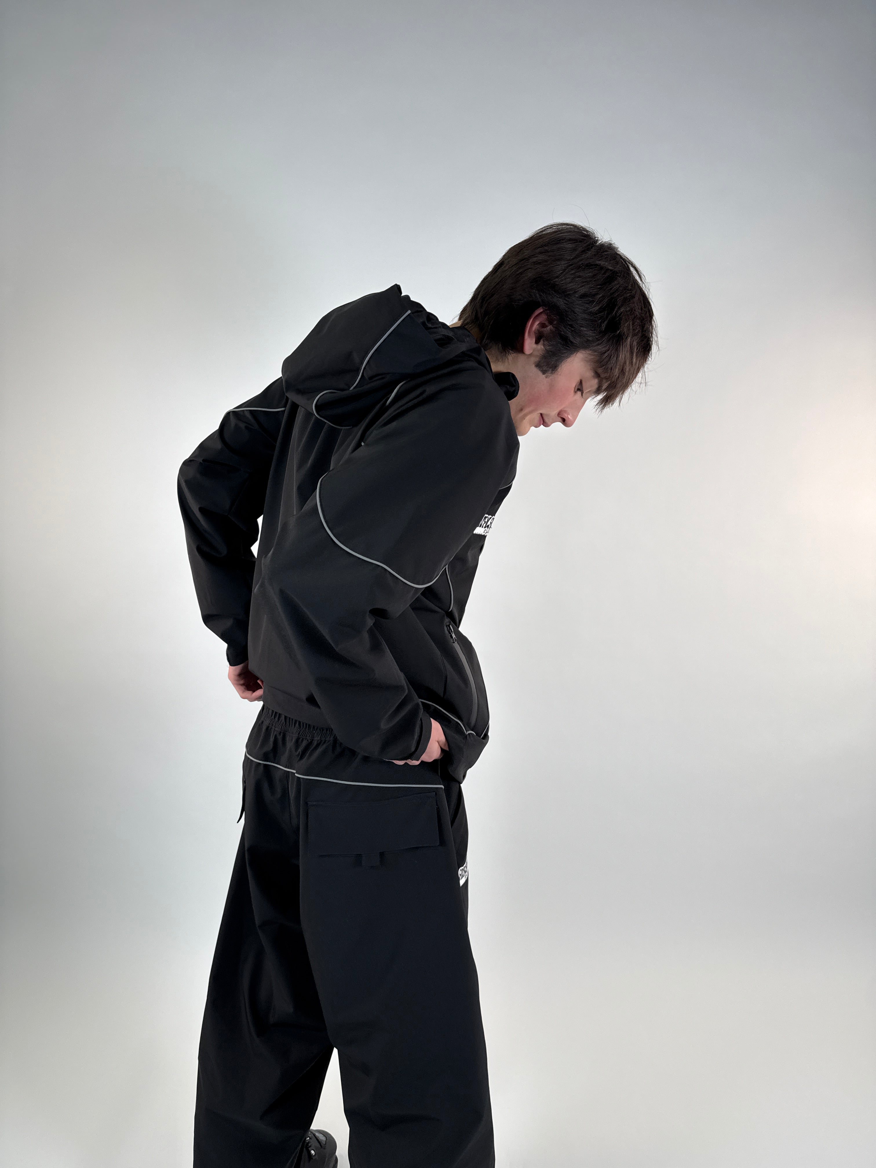 ❝𝐁𝐥𝐚𝐜𝐤 𝐑𝐞𝐟𝐥𝐞𝐜𝐭𝐢𝐯𝐞 𝐁𝐚𝐠𝐠𝐲 𝐒𝐡𝐞𝐥𝐥 𝐕𝟏❞